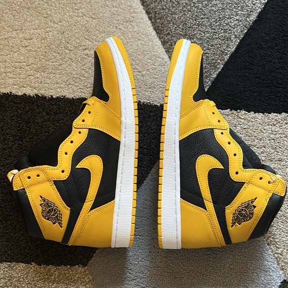 Air Jordan I - Picture 7 of 8